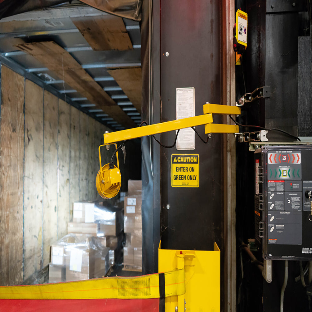 30W Led Loading Dock Light With Folding Arm For Trailer Areas