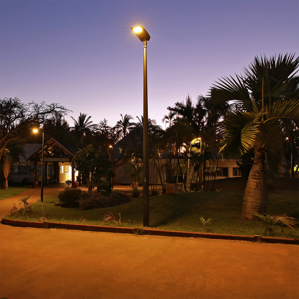 LFD Lighting 50W All In One Solar Street Light For Walkway